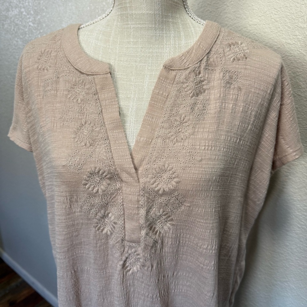 Cable & Gauge Embroidered Light Beige Women's Top - Size XL